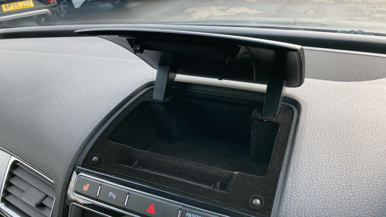 Volkswagen Touareg 3.0 V6 TDI BlueMotion Tech 262 R-Line 5dr Tip Auto Diesel Estate